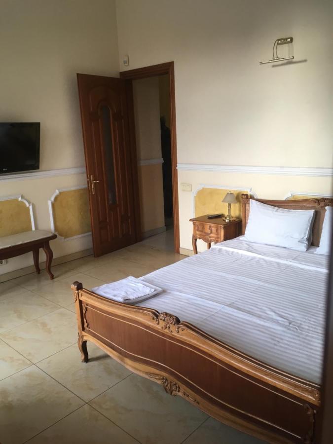 Beautiful Apartment In The Center Of Vinnitsa Eksteriør bilde